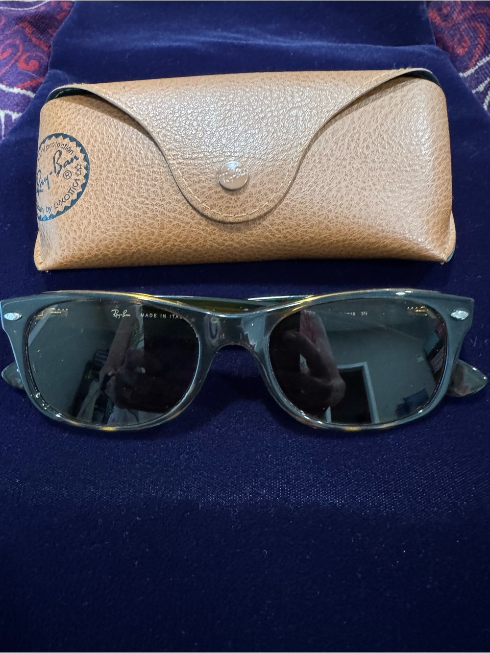 Ray-Ban Brown Wayfarer Sunglasses with Brown Case